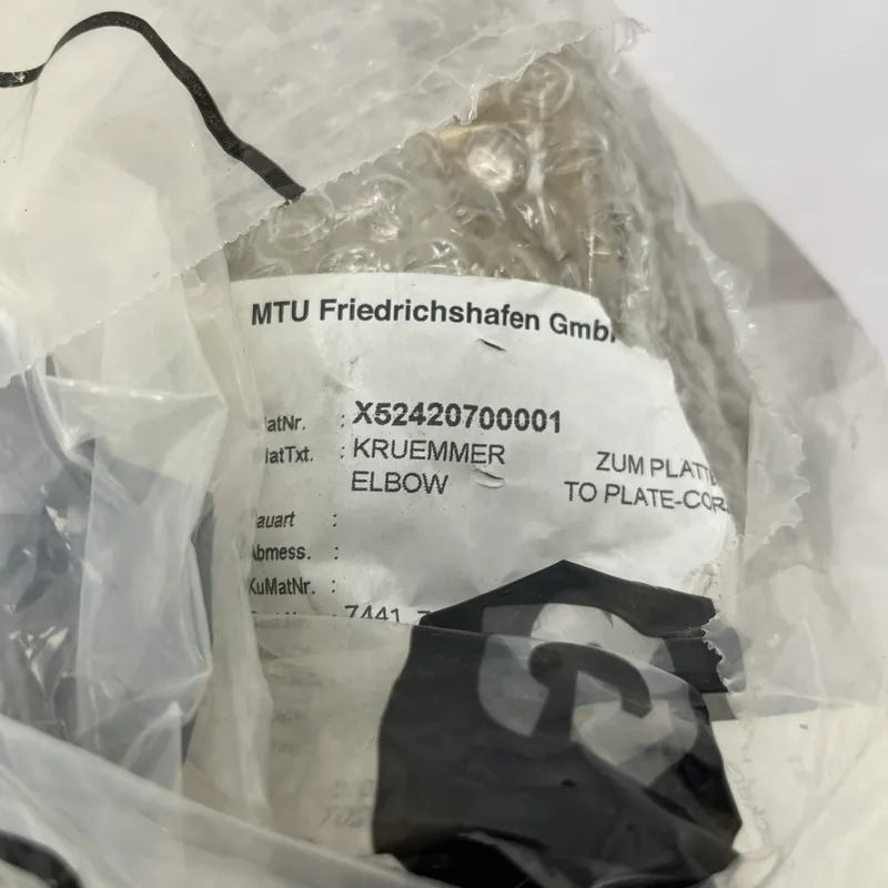 Dernier Modèle MTU Elbow to Cooler Plate - X52420700001