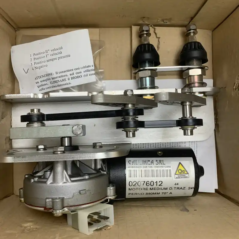 Gallinea 02076012 Medium Duty Windscreen Wiper Motor 24V 560 mm - 70 degree Nouvel Arrivage
