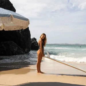Classic Minimal - Une Pièce Femme Haute Qualité