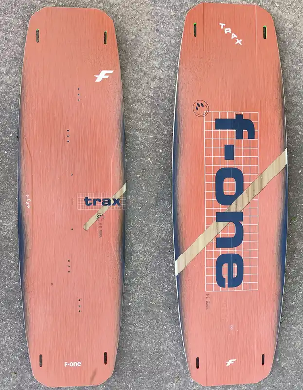 F-ONE TRAX 136X40.5CM NUE Expédition Rapide